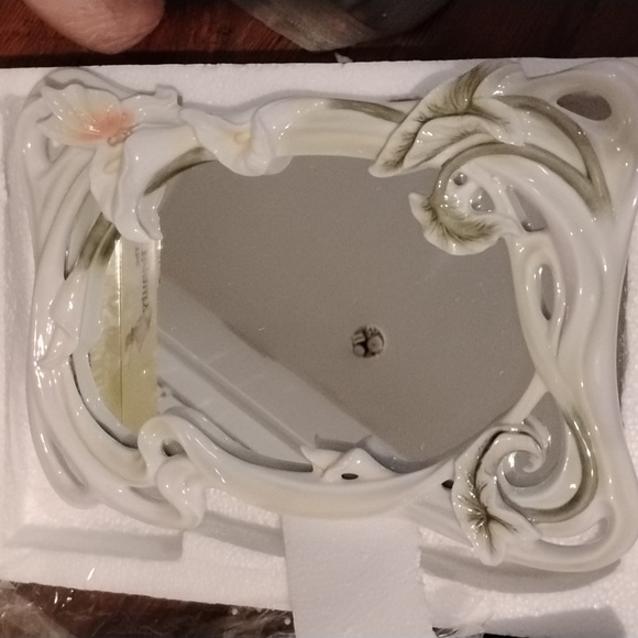 A unicorn studios mirror - Picture 1 of 12